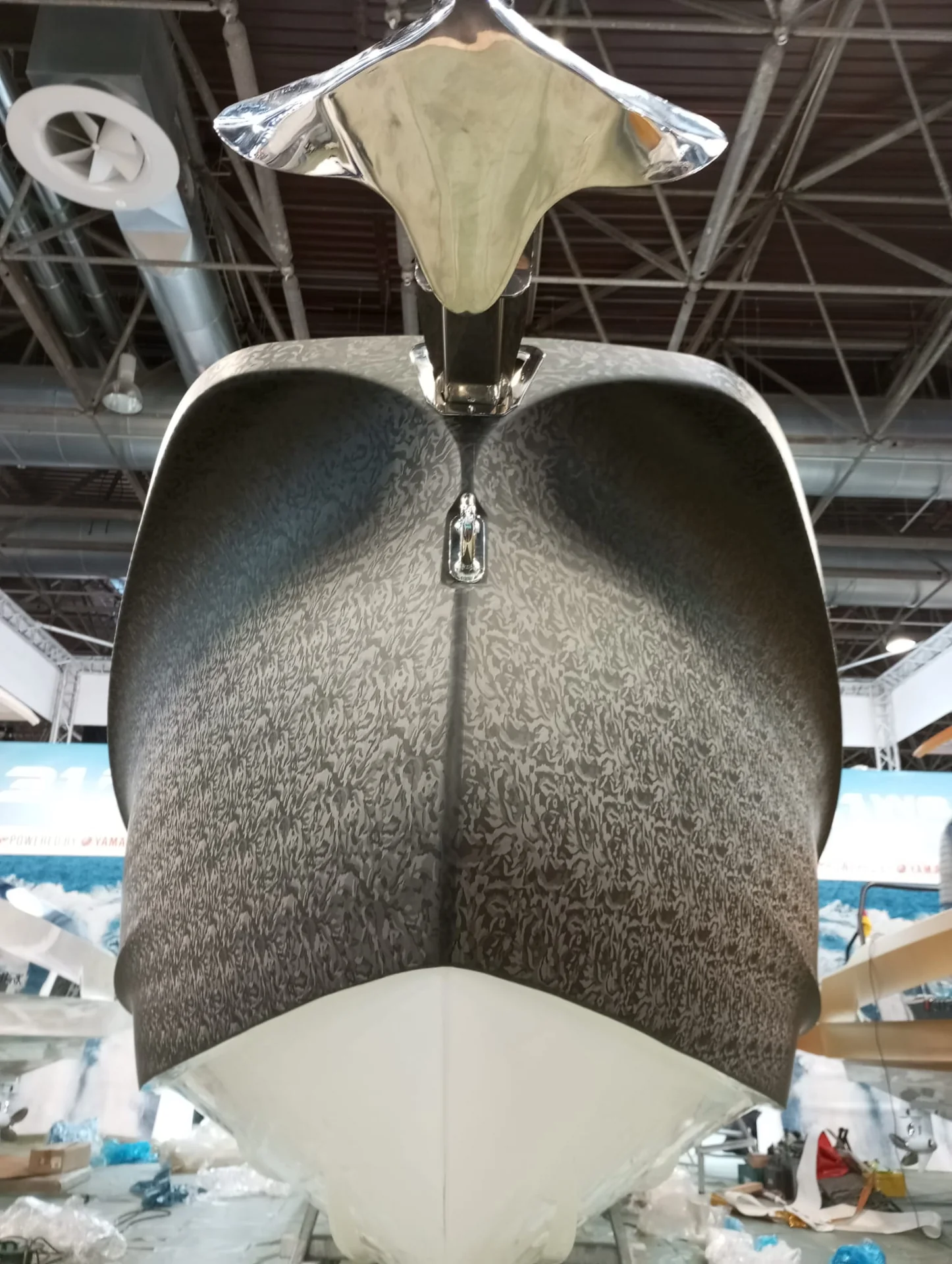Textured design – bow view – Yacht-Folie project gallery