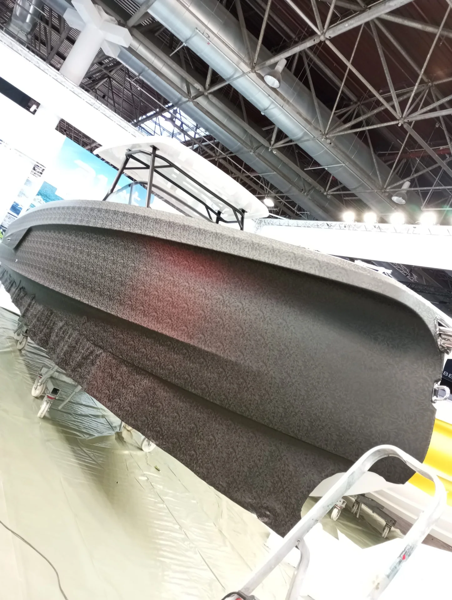 Textured design – hull perspective – Yacht-Folie project gallery