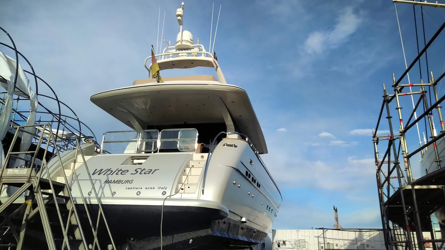 Yacht – stern view outside – Yacht-Folie project gallery