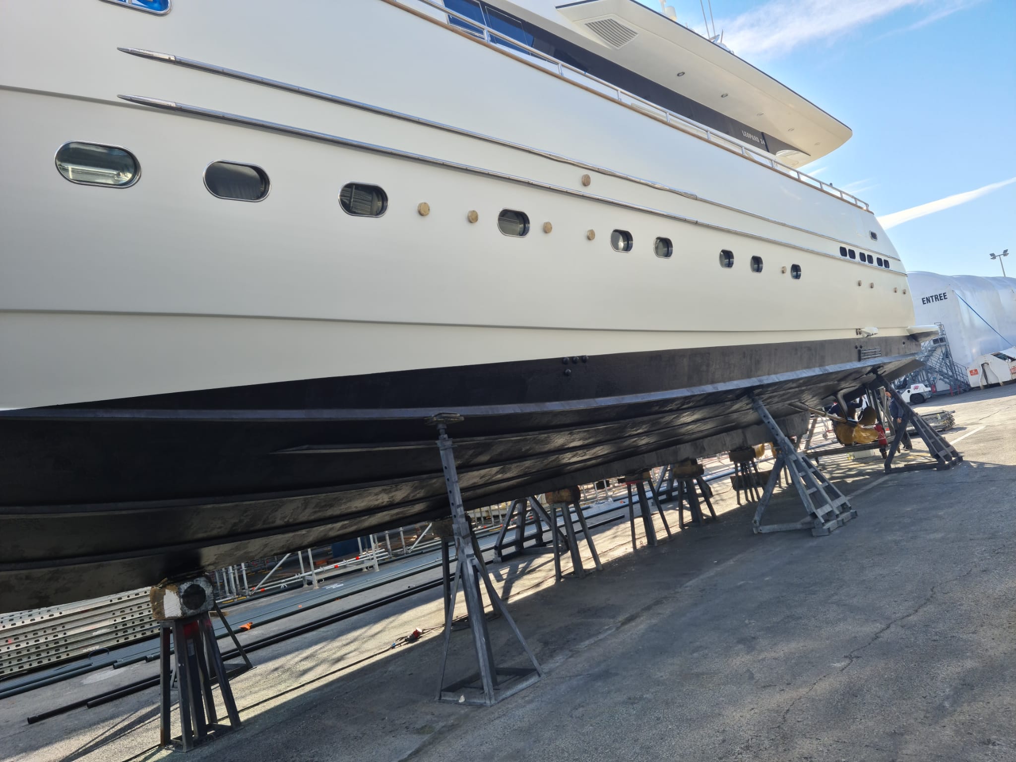 Leopard 24m degree – Professional wrapping